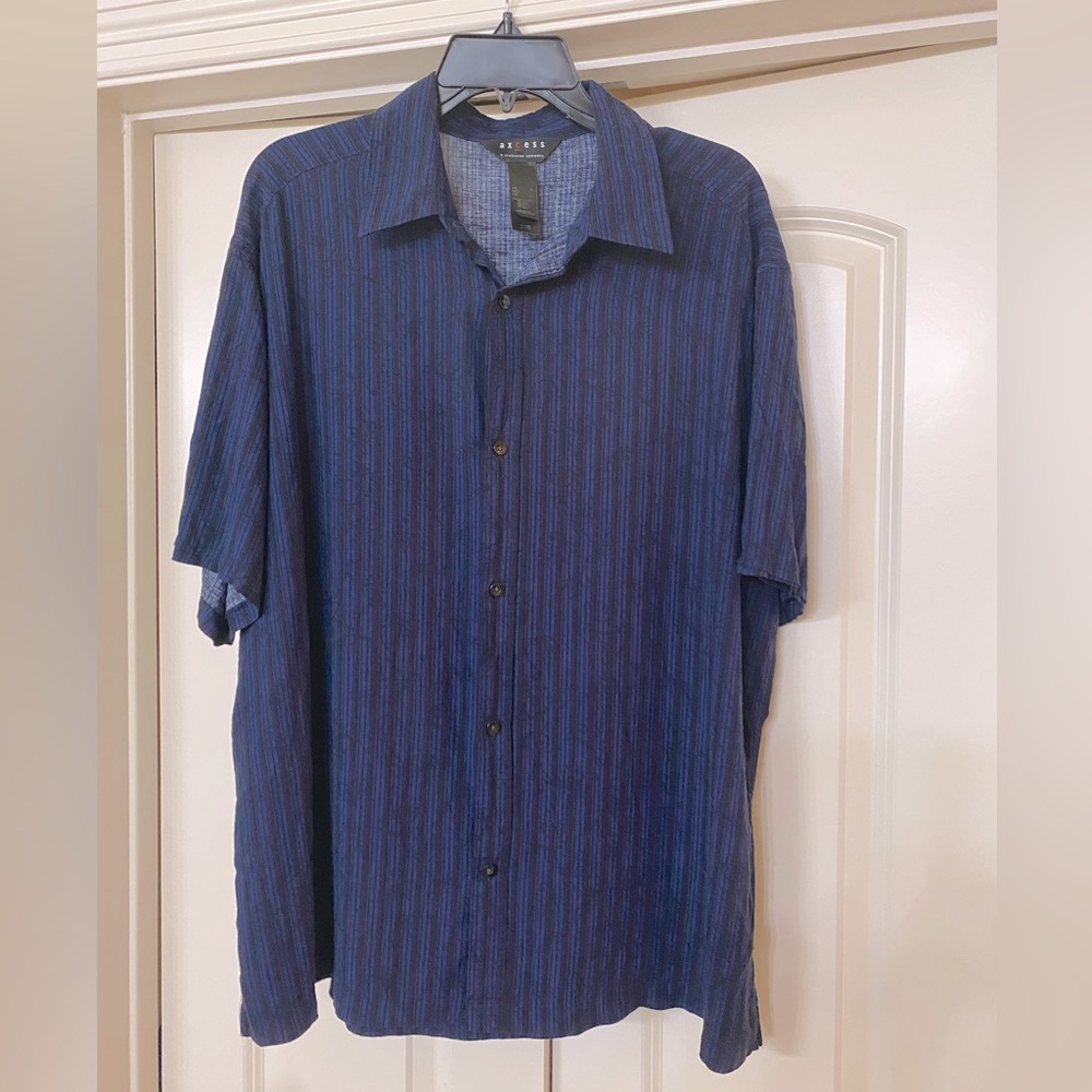 Men’s casual button down shirt